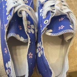 Flowered tennis style shoes. Please see size comment in description
